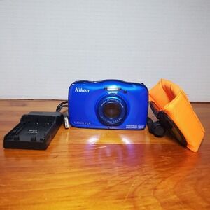 Nikon Coolpix S33 Waterproof 13.2MP Digital Camera - Blue Tested Works‎ READ